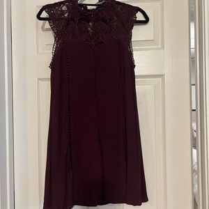 Lulu’s Maroon lace sheath dress Size Small